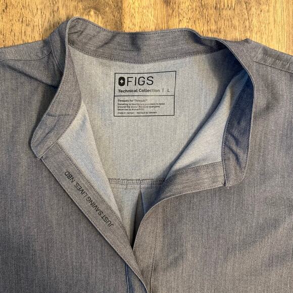 FIGS Rafaela Oversized Scrub Top Short Sleeve Graphite Women’s Size Large - Picture 4 of 9